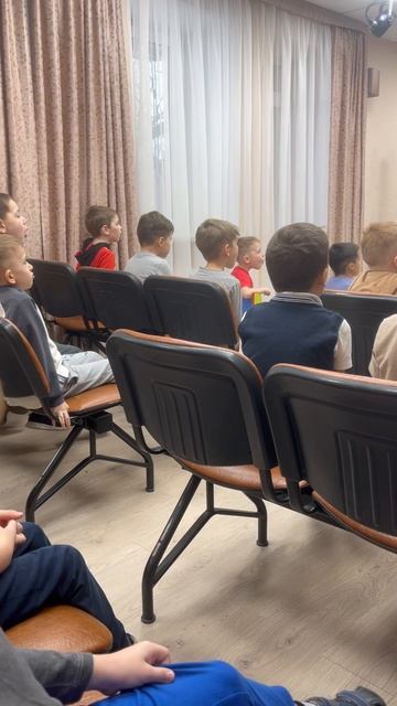 Разминка в хоре мальчиков!