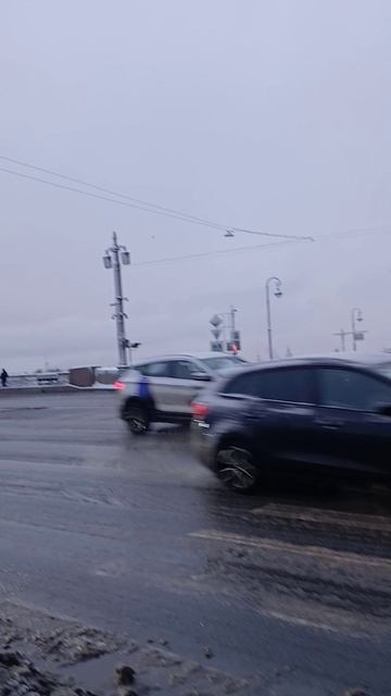 может на ту улицу перейдём.Питер