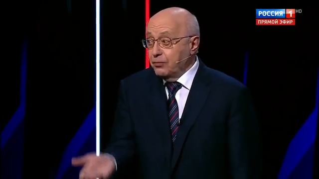 Из империи где вас носили на руках вы ушли туда где о вас вытирают ноги