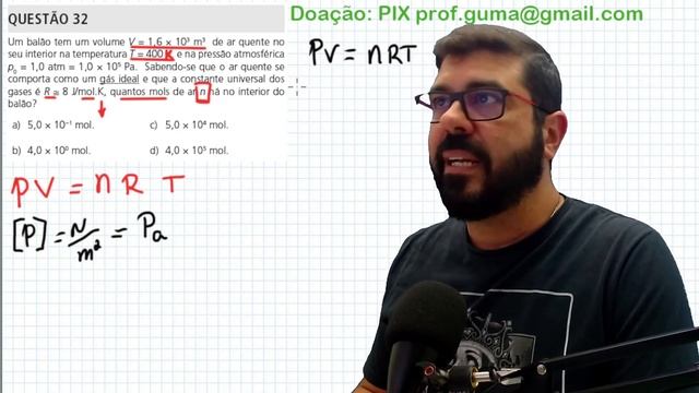 Unicamp 2023 - 32 Um balão tem um volume V = 1,6 × 103 m3 de ar quente no seu interior na temperatu