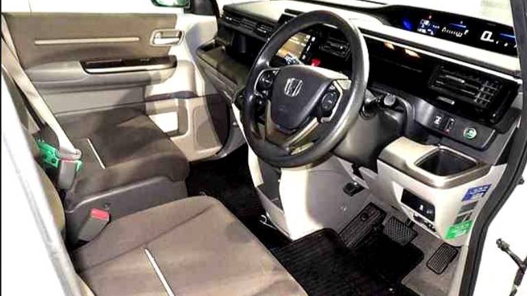 Honda Stepwgn 2015 по офигенной цене под заказ из Японии
