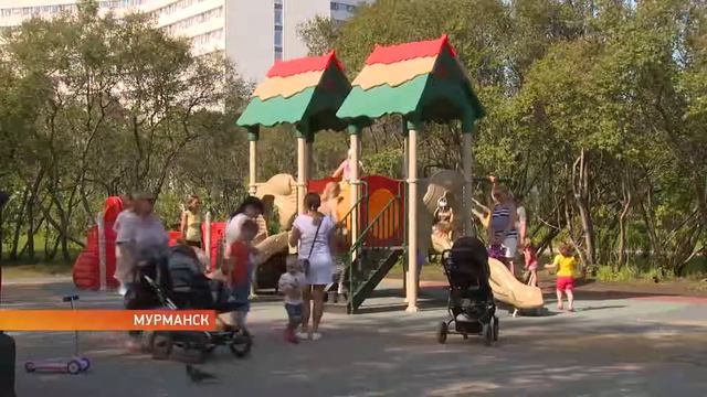 Более 350 семей Мурманской области направили средства материнского капитала на образование детей