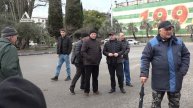Джансух Адлейба протестует