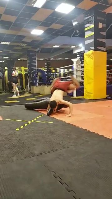 Метро Ленинский проспект работаем...