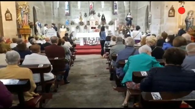 Los devotos de Santa Rita bendicen sus rosas en Maside