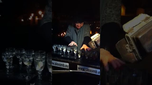 игра на бокалах ,красивая мелодия