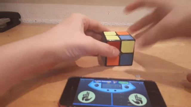 Пытаюсь побить свой рекорд по сборку кубика рубика 2 на2