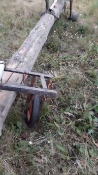 Самодельные приспособления для перемещения бревен.