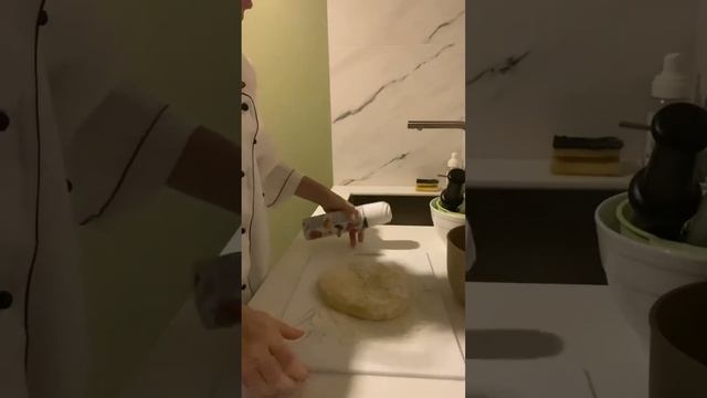 Готовила чебуреки