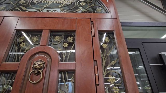 Изготовление нестандартных парадных металлических дверей с премиальной отделкой от производителя №1