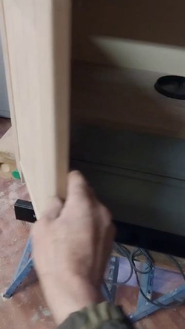 Установил выдвижную вентиляцию для кухни.