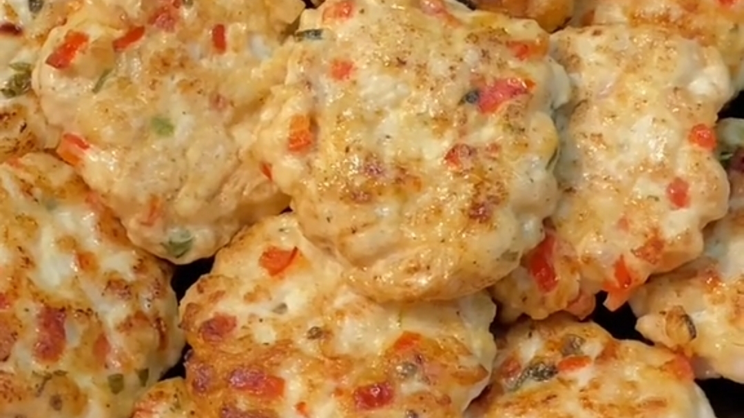 Рубленые куриные котлеты.