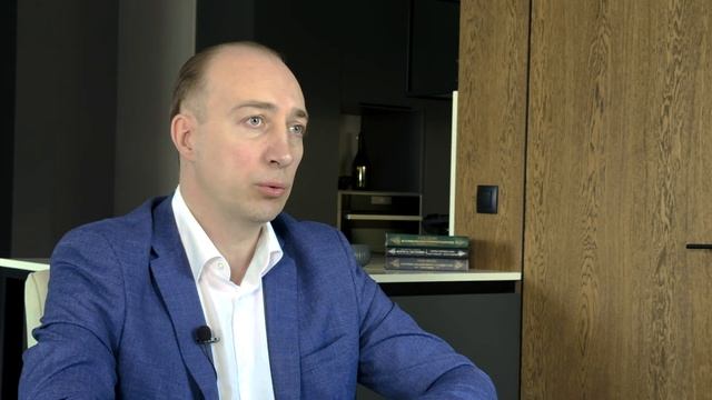 Полицейский просит разблокировать телефон, ноутбук или открыть сейф. Интервью с адвокатом.