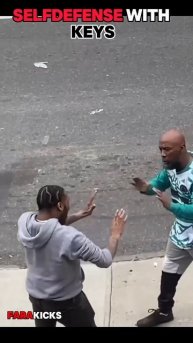 Разборки на улице удары ключами