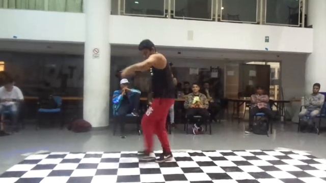 24/7  - Competencia de BBoys La Plata - Santi vs Dany