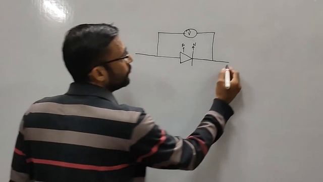 Forward Bias of PN Diode Part 1 in Hindi by Mukesh