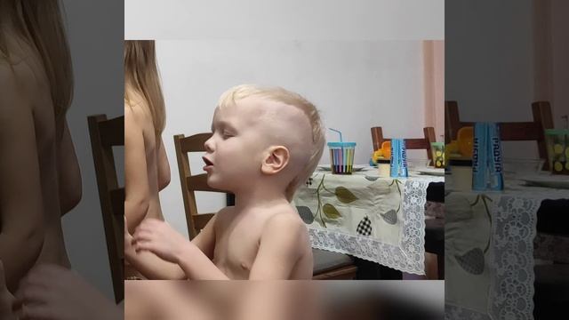 Лев требует вырвать ему зуб как  у сестры