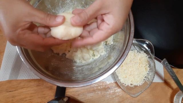 HOW TO MAKE POTATO CHEESE PANCAKES KOREAN||LUTONI MAMSIE