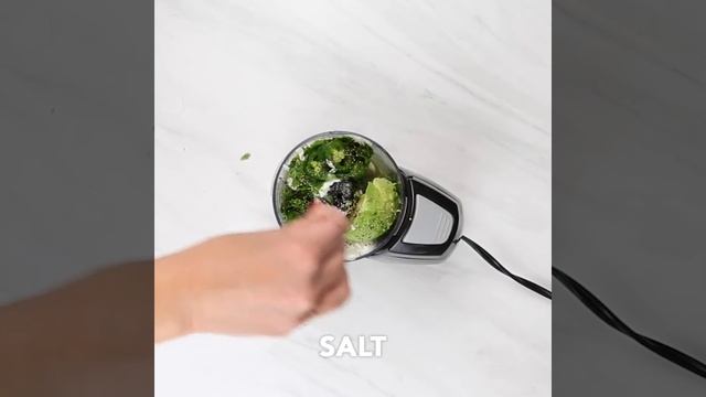 Blackened Salmon Salad With Avocado Quark Dressing