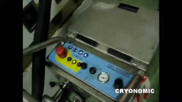 Dry ice cleaning of production lines (conveyor).mp4