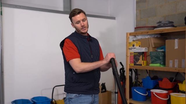 Professional Cleaner Uses Cheap VS Expensive (£1,700) Vacuum Cleaner