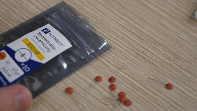 Co robi kondensator? Jak go NIE podłączać, bo wybuchnie? Kurs elektroniki od FORBOT [#10] »