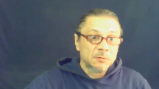 Почему я рассматриваю одни пары , а торгую по другим ?