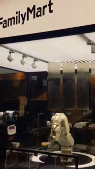 Robot barista to serve you ice coffee ☕