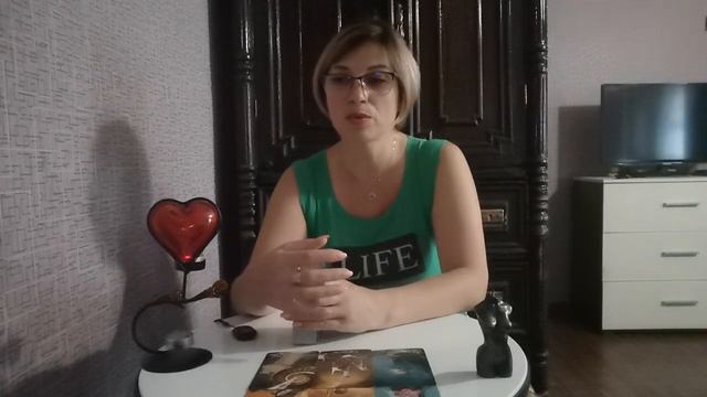 Его истинные желания ко мне. Расклад Таро