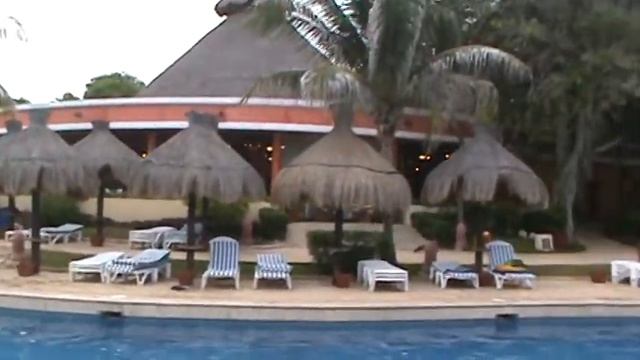 Honeymoon Iberostar Tucan Shallow Pool Area