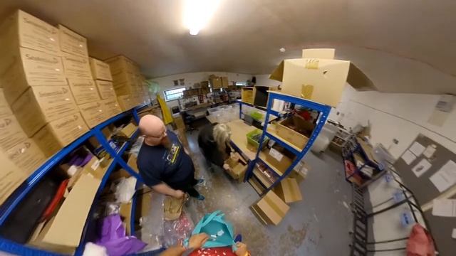 Pimoroni office tour for Us! [Switch Science Channel]