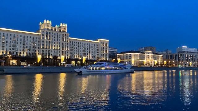 Космодамианская набережная
