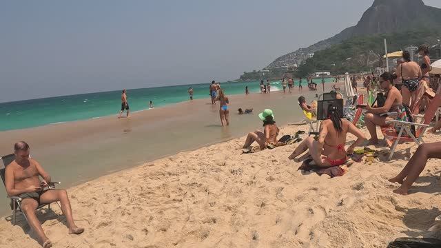 Пляж Копакабана (Бразилия)