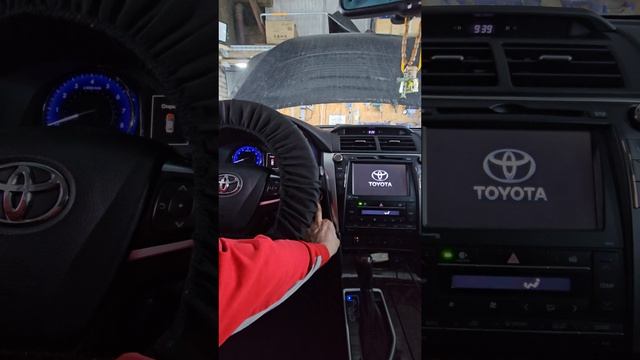 Запуск ДВС с кнопки без нажатия тормоза. #toirtoyota #startstop #camry #отзывы