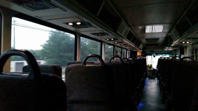 NEWTON AVE GARAGE DETROIT SERIES 60 ENGINE SOUNDS BUS 7562 MCI D4000 ON 317