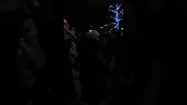 Новый год 19/20;г. На площади.