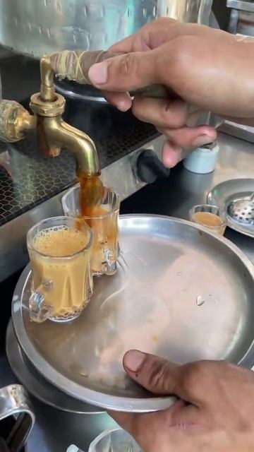 Hyderabadi Irani Chai 😍🥺 Price - ₹10/- | chai lover | chai | indian foodie #shorts #chai #chailover