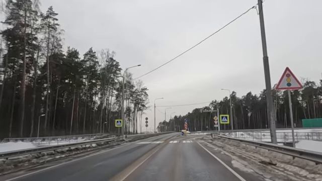 Зечка нашла в заброшенном доме старое свадебное платье, а когда примерила, сирота замерла от шока