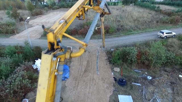 Готовимся к заливке УШП в Ольшаниках - приехал бетононасос