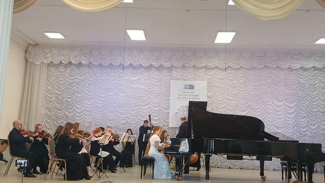 Лидия Букур 15 лет Анна Баяндина 16 лет П И Чайковский Мазурка из балета Лебединое