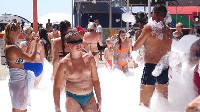 Лазурне 2016 Beach Club APELSIN