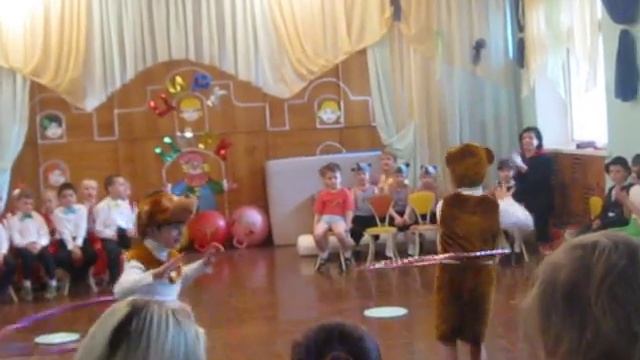 Танец обезьянок. Цирковое представление в садике.