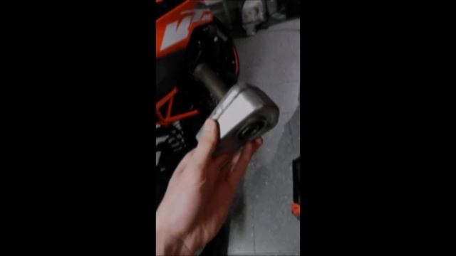 KTM Duke 125 2017 | How to remove the db-killer/Come rimuovere il db killer
