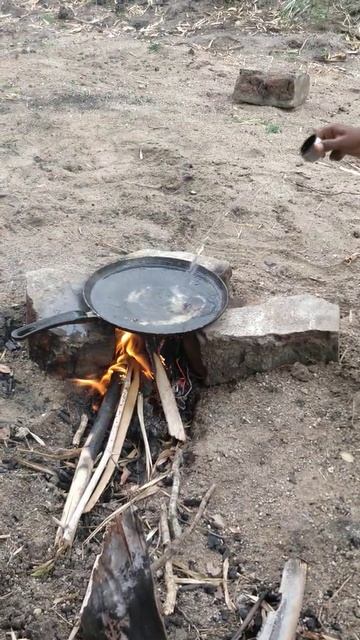 What happens when you add water to boiling oil #villagecooking #cook #foodie