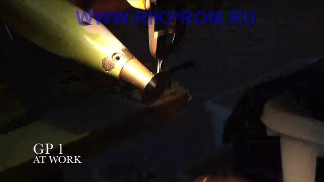 Обрезка резиновой подошвы и голенища GP1 RIKPROM.RU