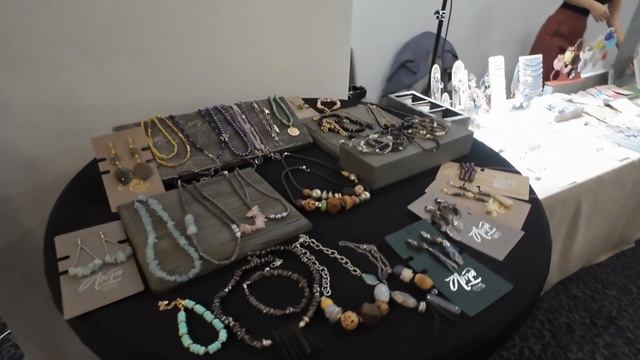 отель Метрополь Aroma Fest, одежда, духи, украшения и картины