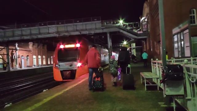 ЭС2ГП Москва-Сити Санкт Петербург и ЭП2К с поездом Санкт Петербург Кисловодск