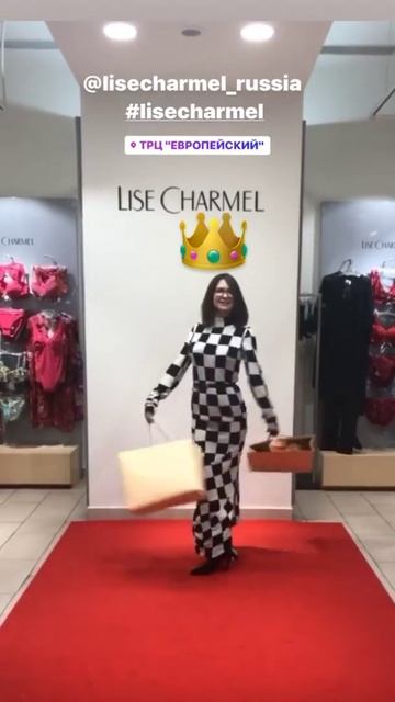 Екатерина Климова в образе шахматной королевы. Видео https://www.instagram.com/klimovagram/