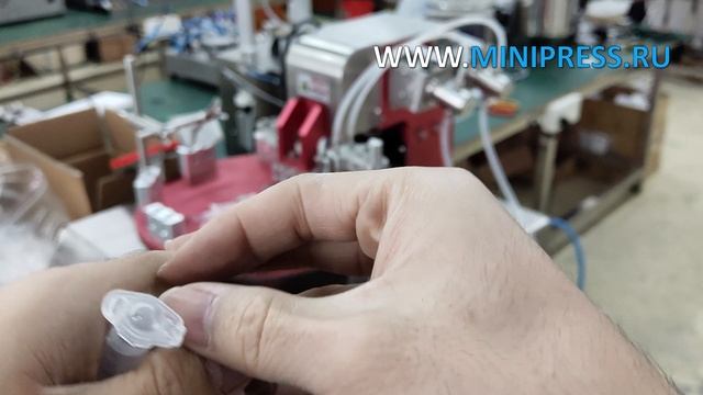 Машина розлива и укупорки пробирок с защелкивающимися крышками GX-15 Minipress.ru