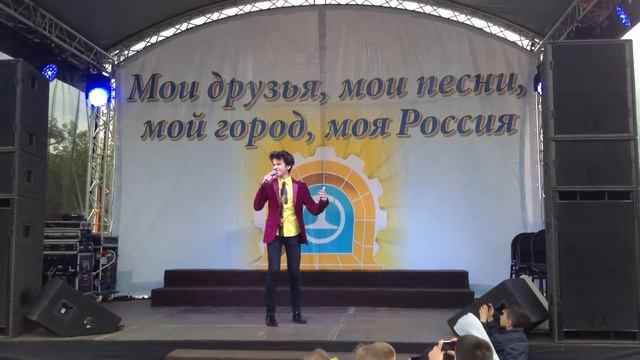 Ивайло Филиппов- Blue Suede Shoes (Elvis Presley)
